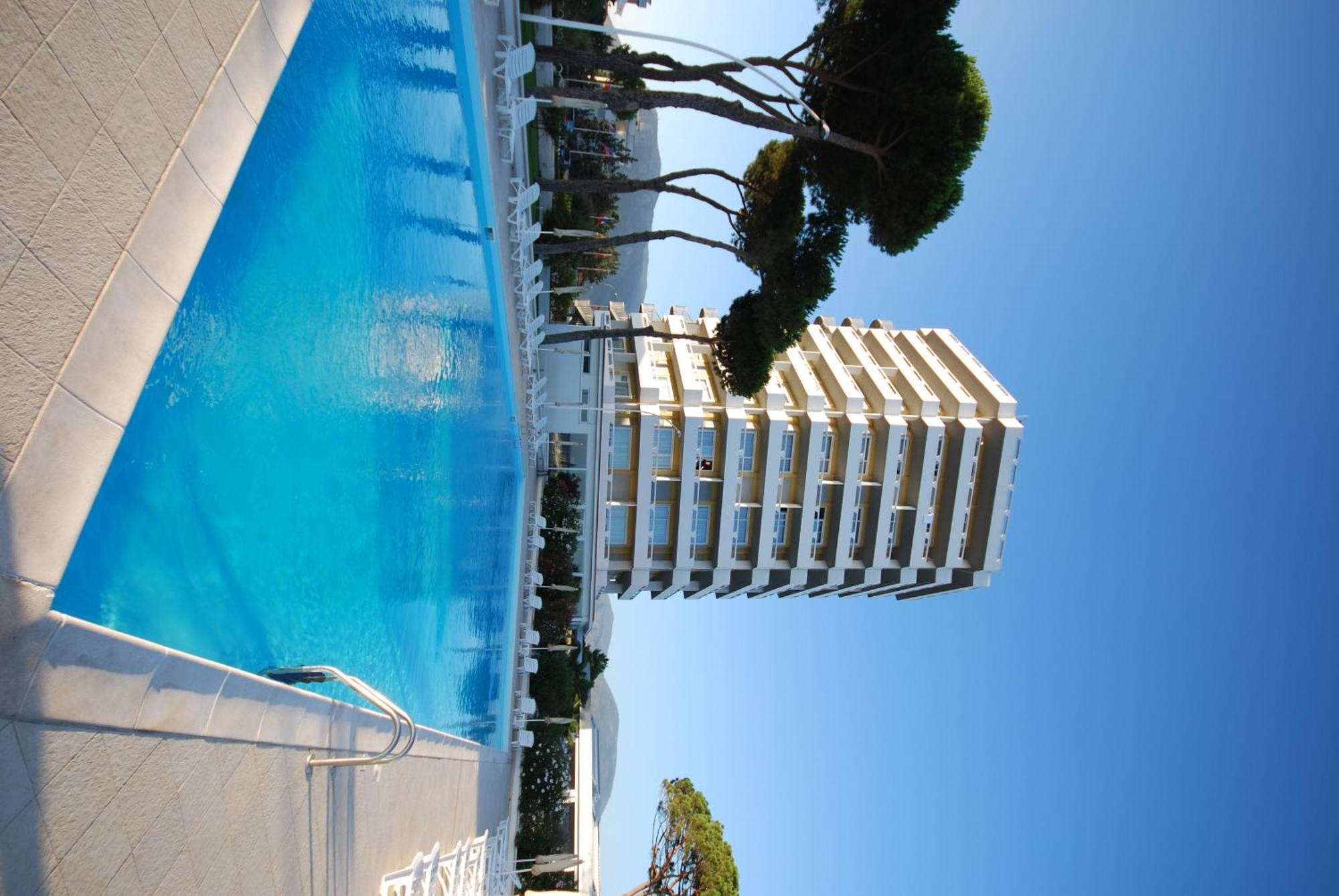 Hotel Torre Del Sole Terracina Exterior foto