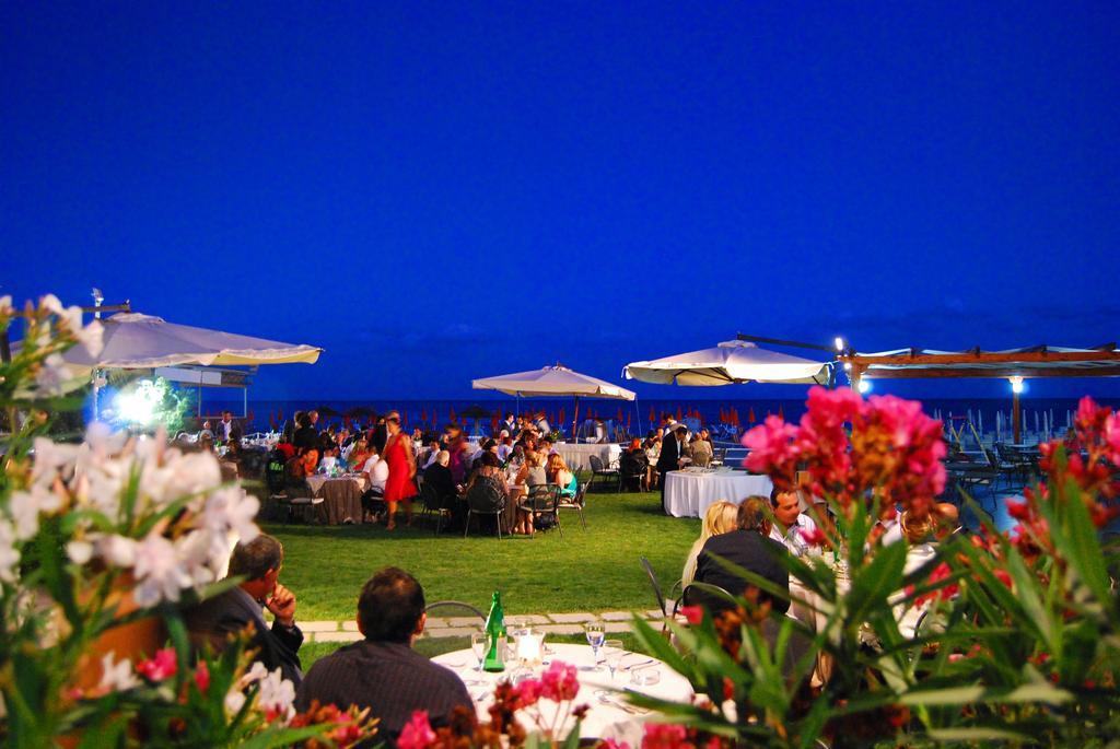 Hotel Torre Del Sole Terracina Exterior foto