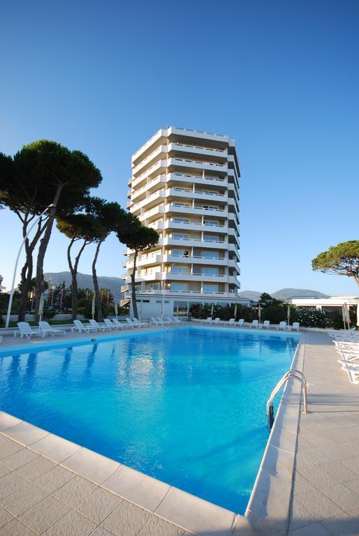 Hotel Torre Del Sole Terracina Exterior foto